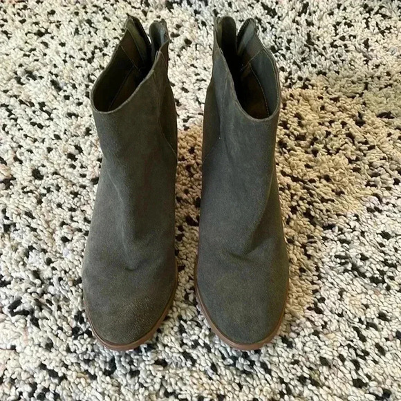 Urban Outfitters Suede Ankle Boots Size 9 - Picture 1 of 10